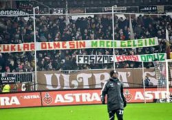 O pankart, St. Pauli tribünlerinde