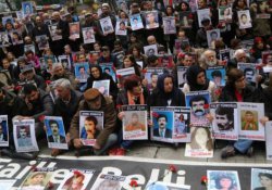 Cumartesi Anneleri: Gözaltında kaybedilen kadınları unutmadık