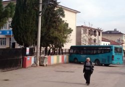 Bursa'da okulun önünde faciaya kıl payı