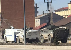 Yüksekova'da kargo aracına kurşun isabet etti: 1 kişi hayatını kaybetti