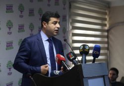 Demirtaş: Davutoğlu da 'seni başkan yaptırmayacağız' demeyi istiyor