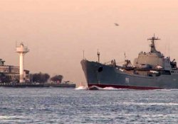 Rus savaş gemisi Boğaz’dan geçti