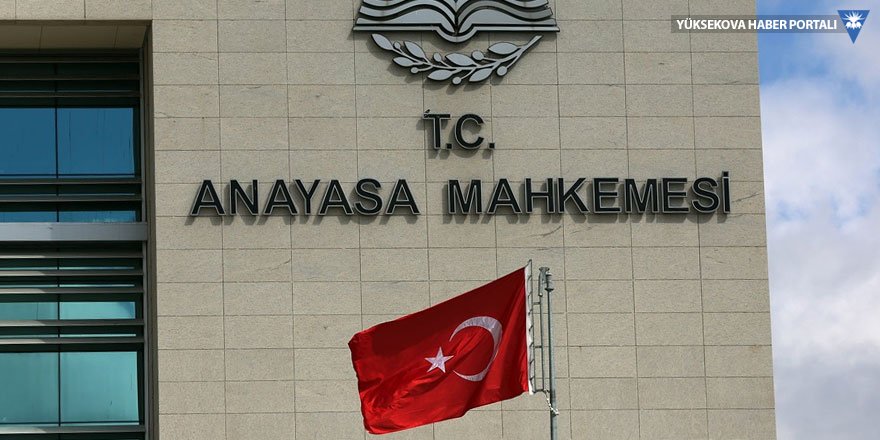 AYM, vekillere para cezası öngören maddeyi iptal etti