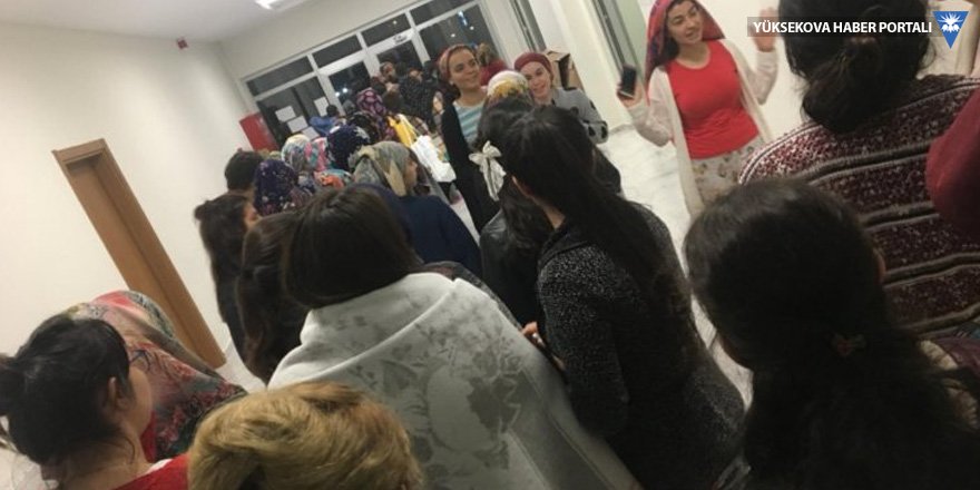 Niğde'de yurt öğrencilerinden su kesintisi protestosu