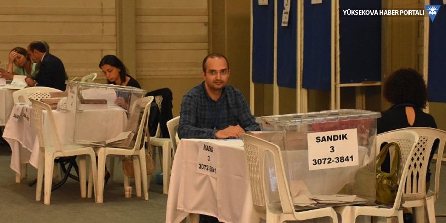 İzmir Barosu için avukatlar sandık başında