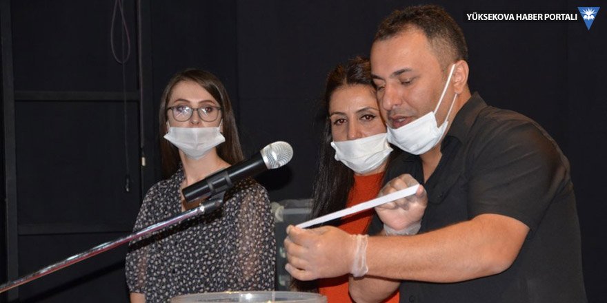 Yüksekova'da TOKİ konutları için kura çekimi