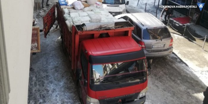 Hakkari’de STK’lar, deprem bölgesine gönderecekleri yardım aracının engellendiğini açıkladı