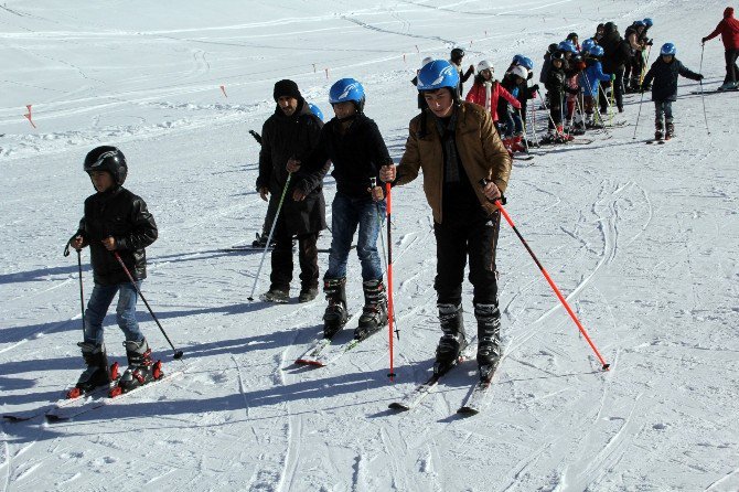 Vali Toprak’tan kayakseverlere davet