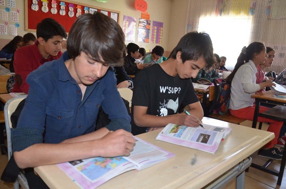 Yüksekovalı öğrenciler Türkiye birincisi oldu