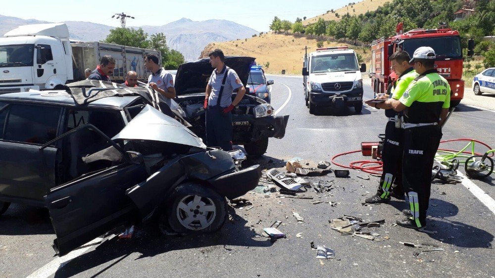 Elazığ’da trafik kazası: 3 ölü, 2 yaralı