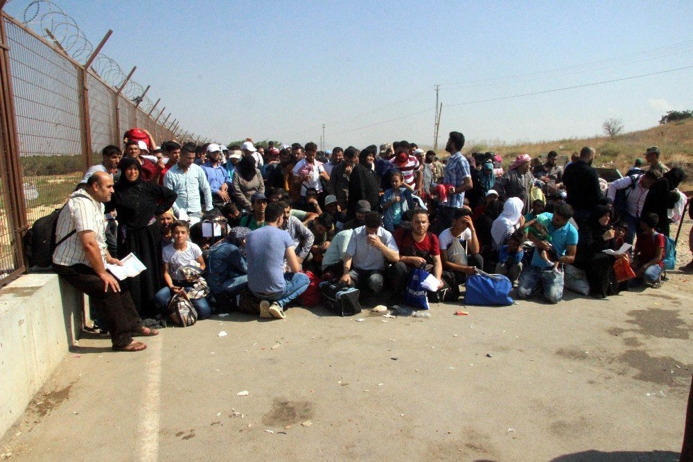 50 bin Suriyeli bayram için ülkesine gitti