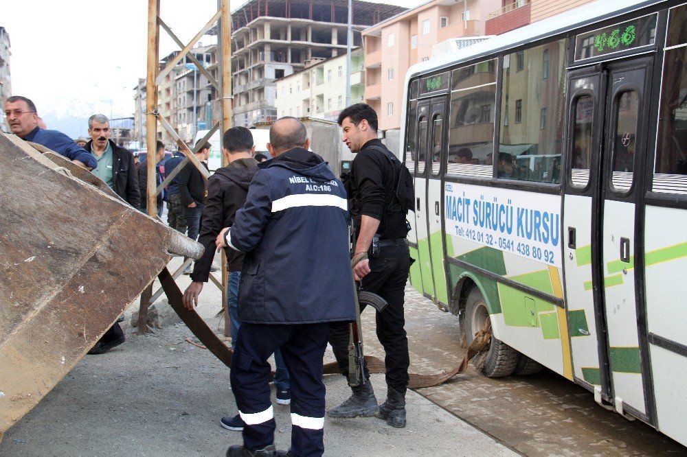 Şemdinli’de trafik kazası: 2 yaralı