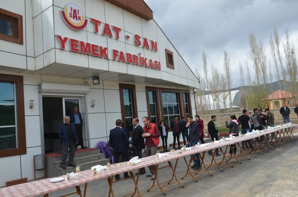 Yüksekova’daki öğrenciler fabrikaları gezdi