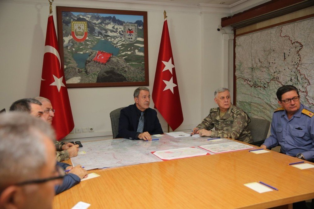 Milli Savunma Bakanı Hulusi Akar'dan Çukurca ziyareti