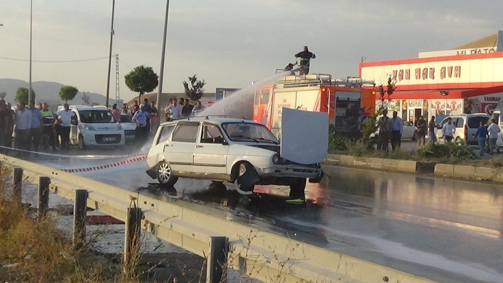 Van’da 3 aracın karıştığı kazada 5 kişi yaralandı
