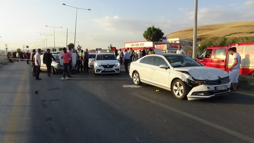 Van’da 3 aracın karıştığı kazada 5 kişi yaralandı