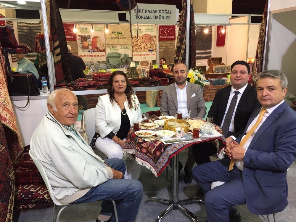 Antalya'da Hakkari standına yoğun ilgi