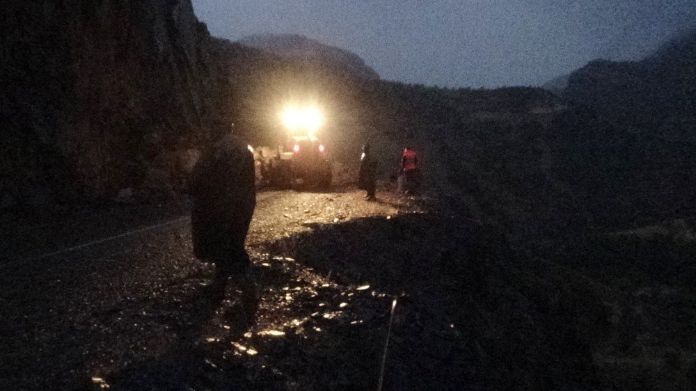 Şırnak-Beytüşşebap yolu ulaşıma kapandı