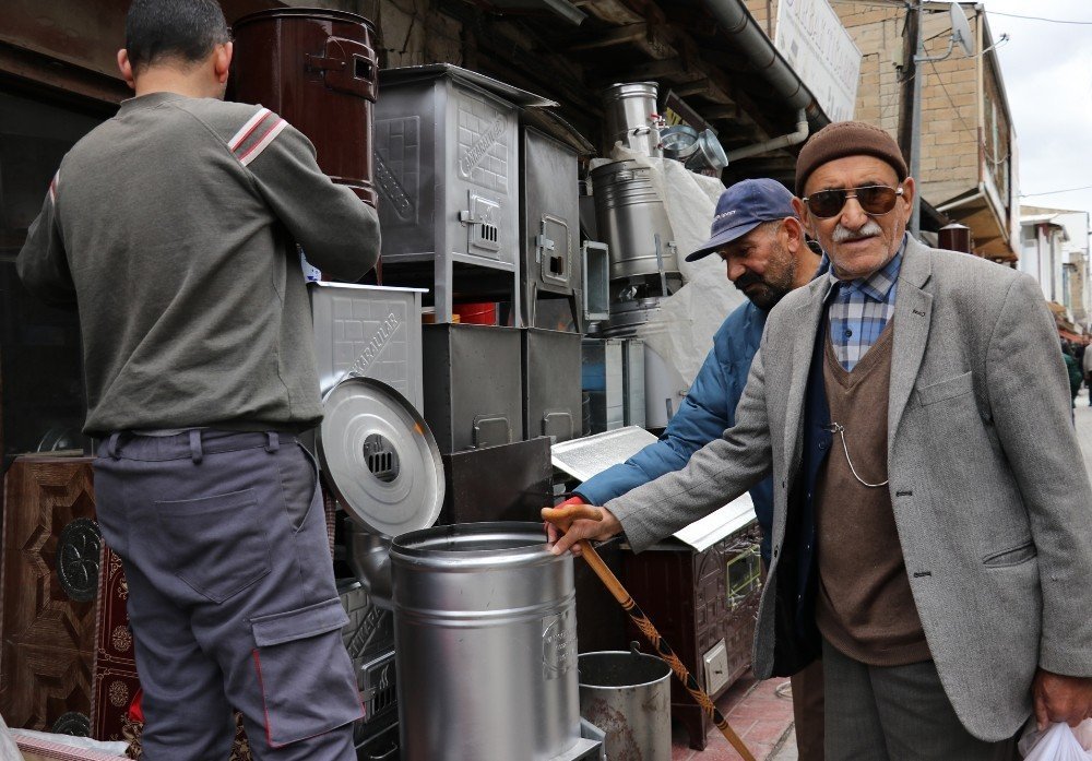 Van'da sac sobalara rağbet esnafın yüzünü güldürdü