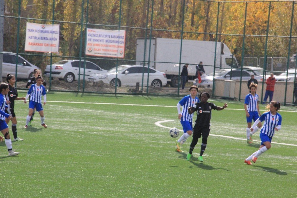 TFF Kadınlar 1. Lig: Hakkari Gücü: 1 - Beşiktaş: 1