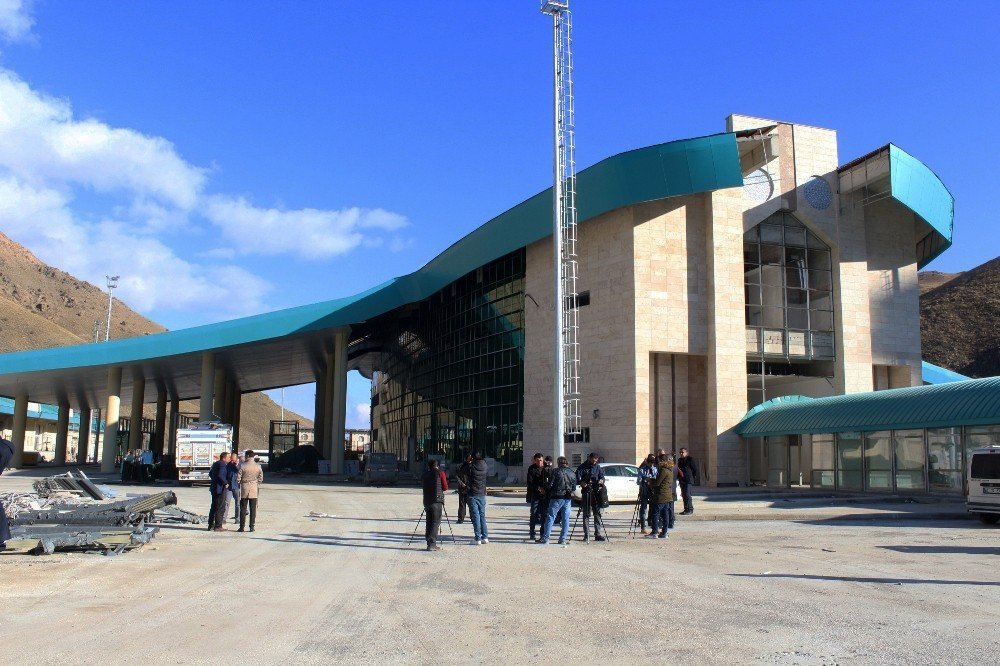 Van Kapıköy Gümrük Kapısı hizmete açılıyor