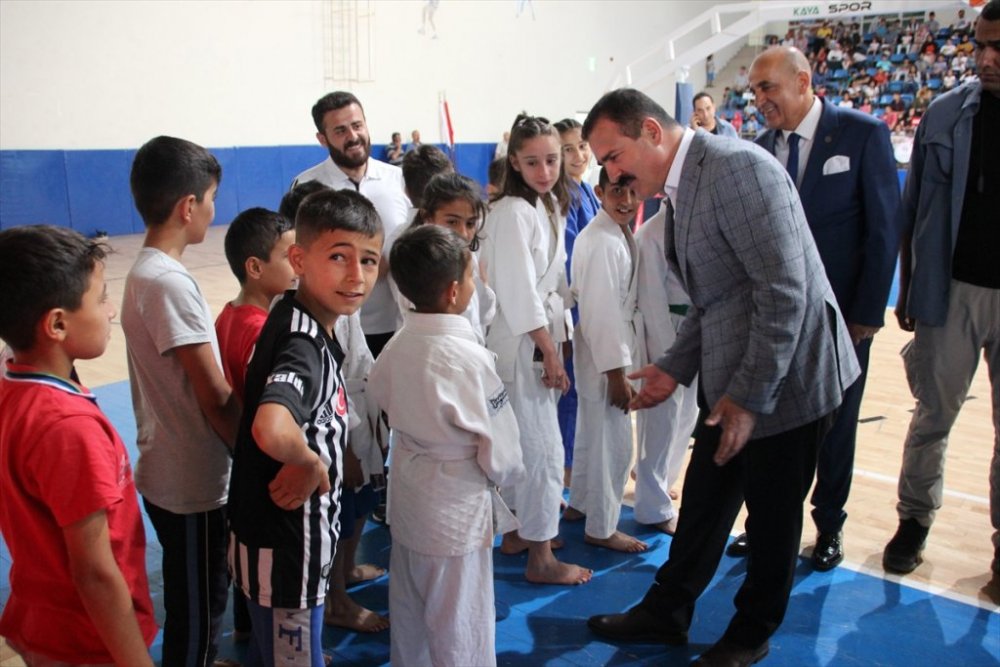 Hakkari'de yaz spor okulları başladı