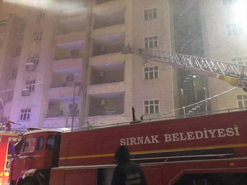 Şırnak'ta çıkan yangında 13 kişi dumandan etkilendi