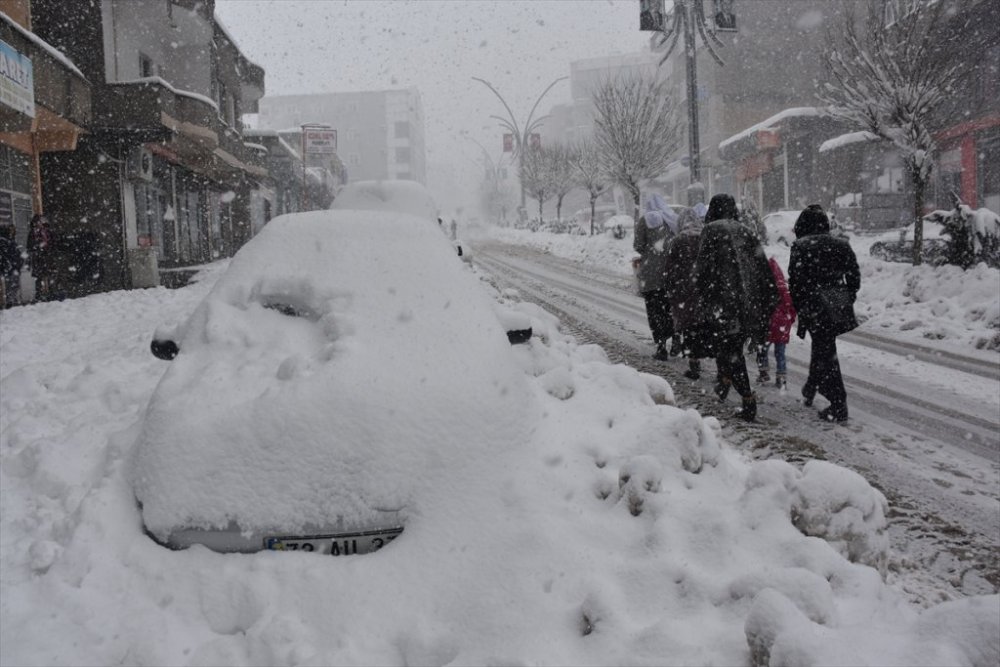 Şırnak, Siirt ve Bingöl'de 266 köy yolu ulaşıma kapandı