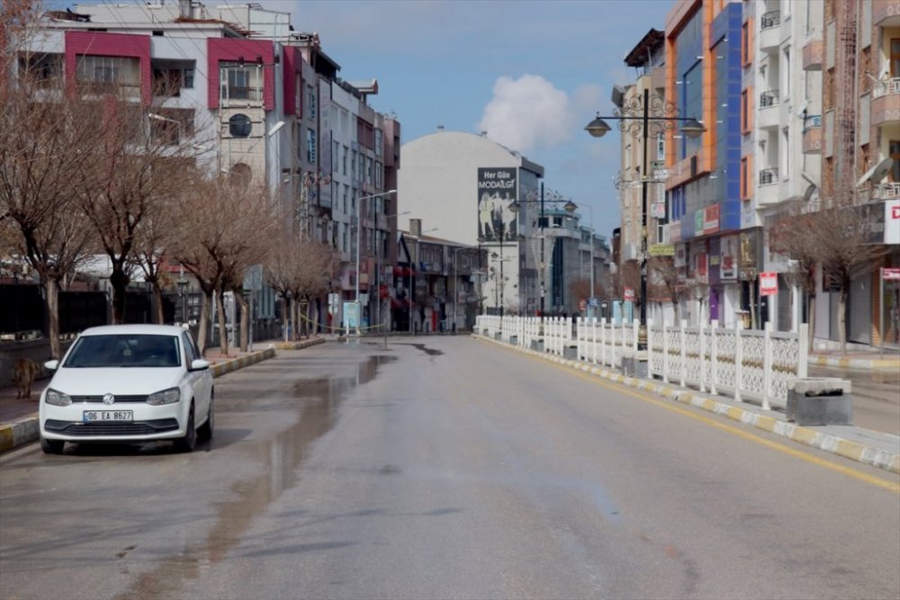 Van'da sokağa çıkma yasağının ikinci gününde de caddeler boş kaldı