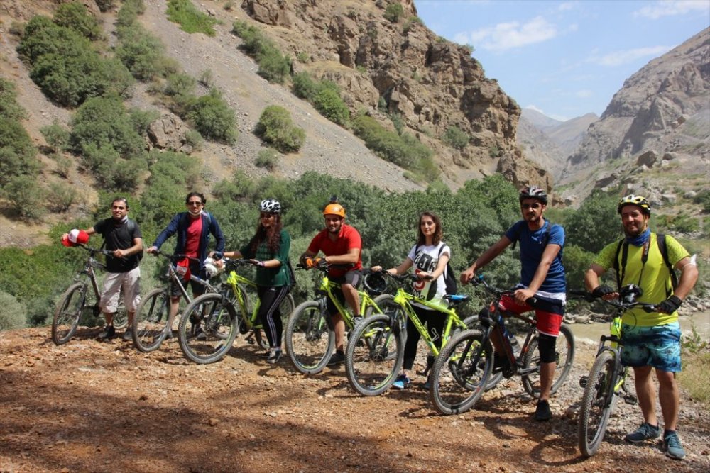 Hakkari'de bisiklet turu düzenlendi