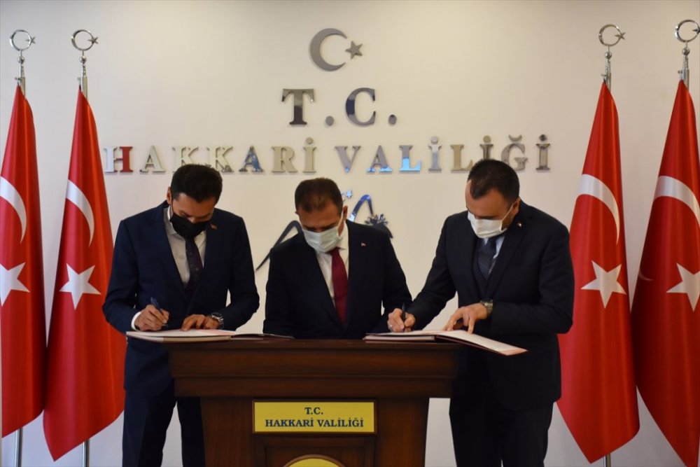 Hakkari'de Tekstilkent projesiyle 800 kişinin istihdam edilmesi hedefleniyor
