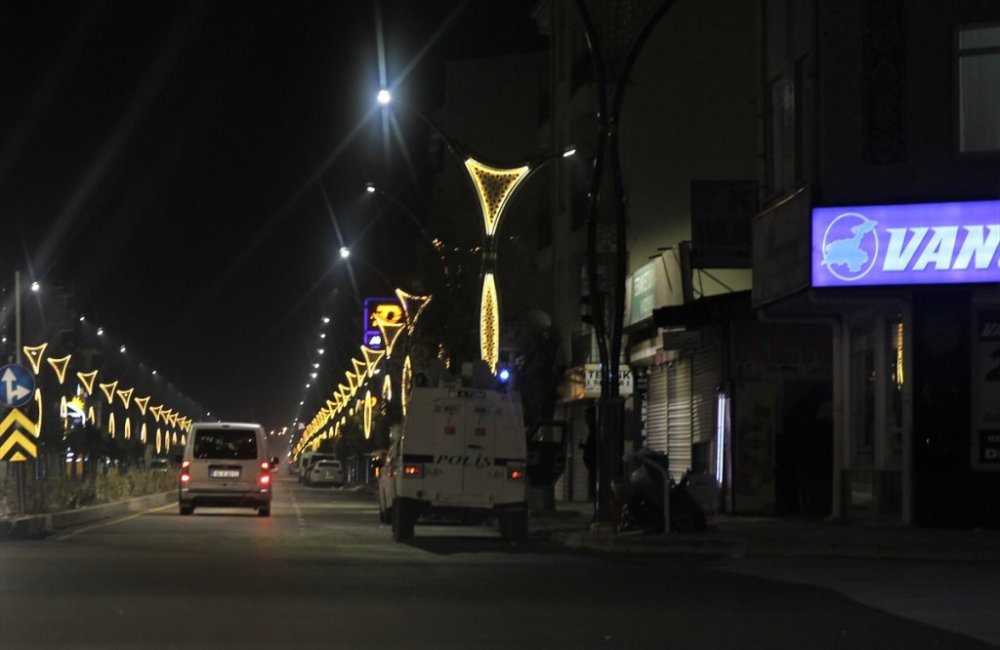 Van, Muş, Bitlis ve Hakkari'de sokaklar sessizliğe büründü