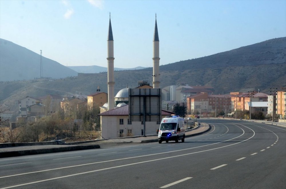Van, Muş, Bitlis ve Hakkari'de sokaklar boş kaldı