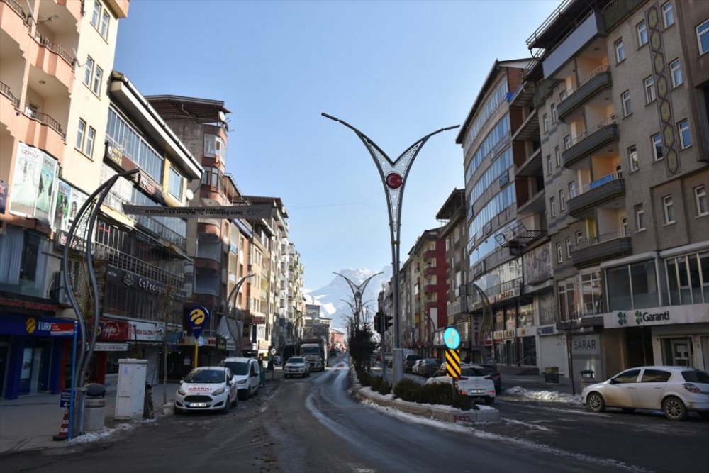 Van, Bitlis, Muş ve Hakkari'de sokaklar sessizlik hakim oldu