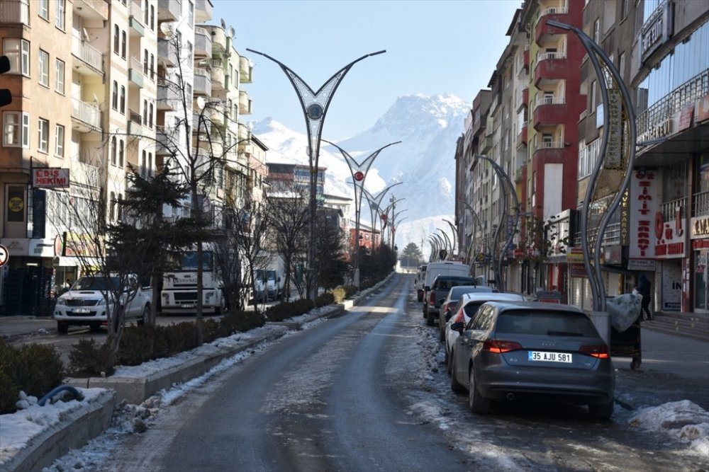 Van, Bitlis, Muş ve Hakkari'de sokaklar sessizlik hakim oldu