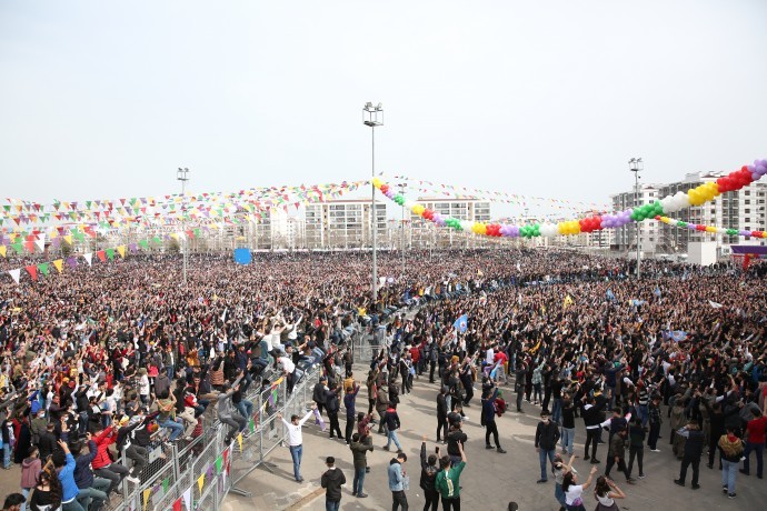 690x450nc-dyb-21-03-2021-amed-newroz-genel4.jpg