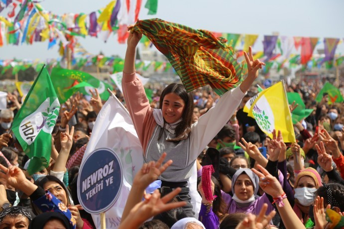 690x450nc-mrd-21-03-2021-nusaybin-kiziltepe-newroz-kutlamasi11.jpg