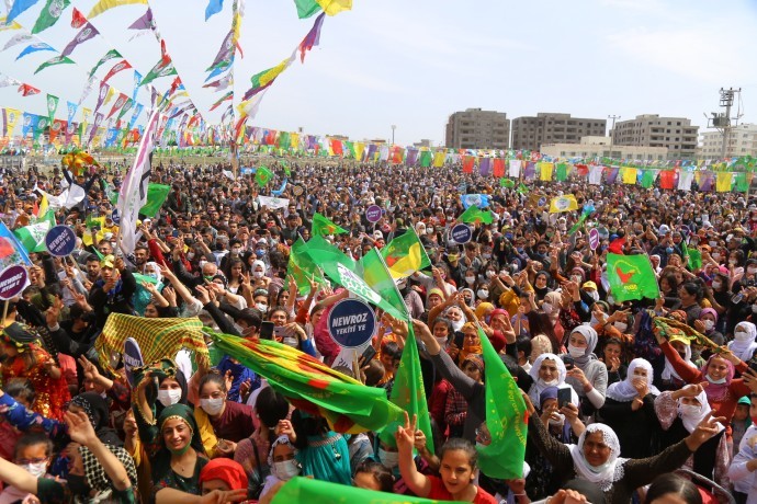 690x450nc-mrd-21-03-2021-nusaybin-kiziltepe-newroz-kutlamasi9.jpg