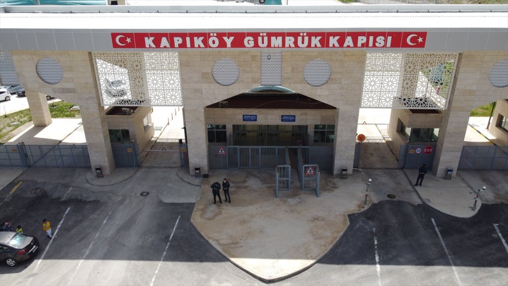 Van'daki Kapıköy Gümrük Kapısı'ndan geçişler başladı