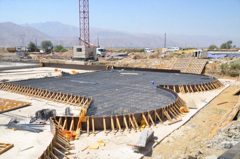 Yüksekova'nın çehresi yatırımlarla değişiyor