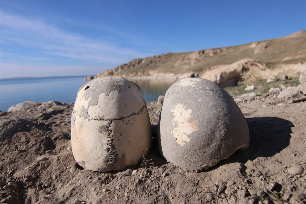 Van'da Demir Çağı'na ait insan kemikleri, seramik ve çömlek parçaları bulundu