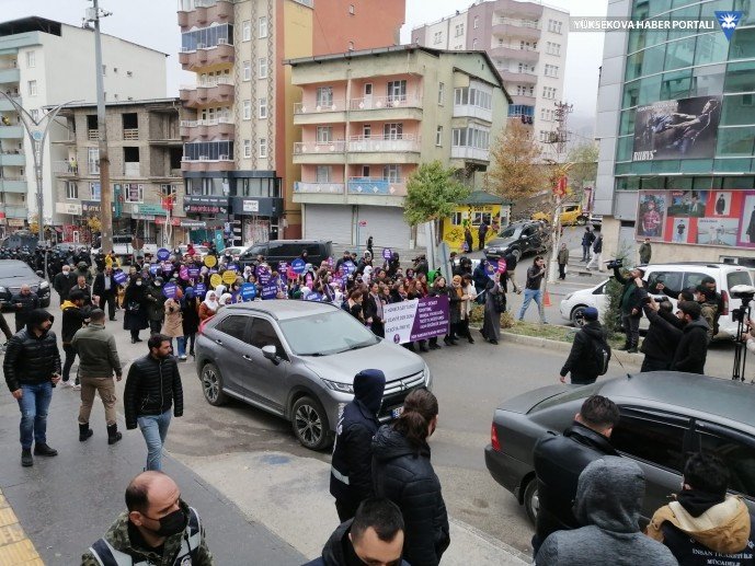 690x450nc-hkr-20-11-2021-dbp-hdp-kadin-meclisi-yuruyus2.jpg