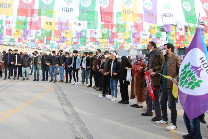 690x450nc-kcl-09-01-2022-hdp-kocaeli-mitingi-basladi1.jpg