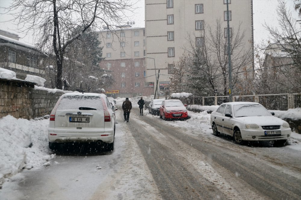 Doğu Anadolu'daki 4 ilde 120 yerleşim yerinin yolu kapandı