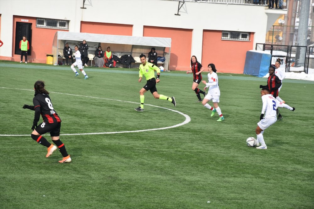 Hakkarigücü Spor 1 - Fatih Karagümrük: 1