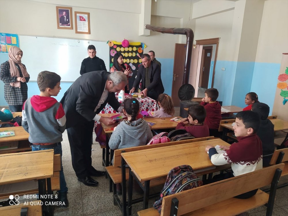 Durankaya Belediyesi'nden öğrencilere kırtasiye malzemesi desteği