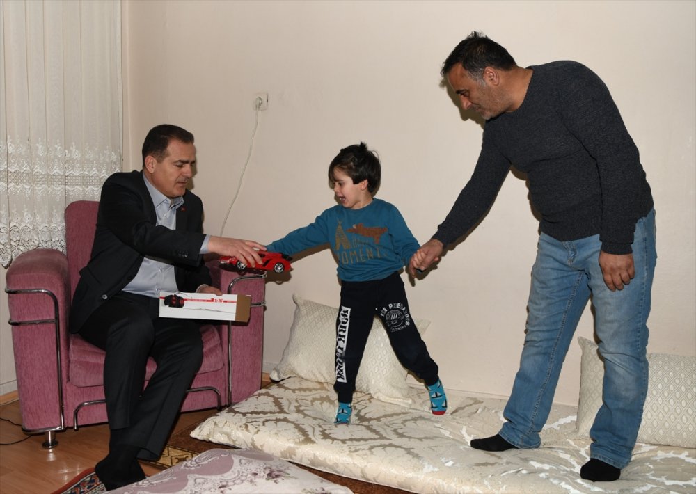 Akbıyık, iftarda bir aileye konuk oldu