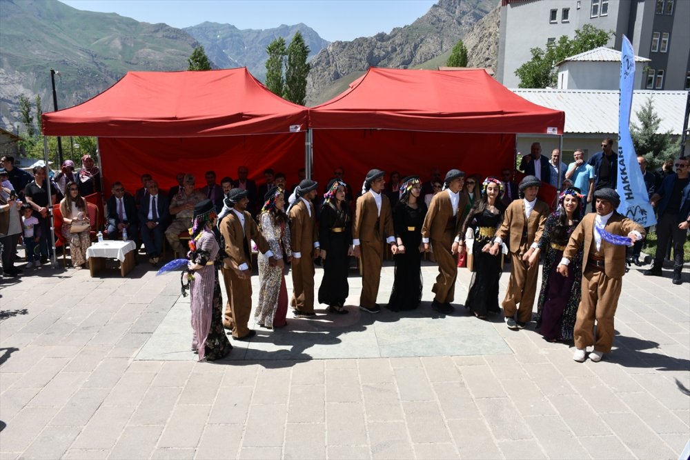 Hakkari'de Meydan Medresesi'nde yılsonu sergisi düzenlendi