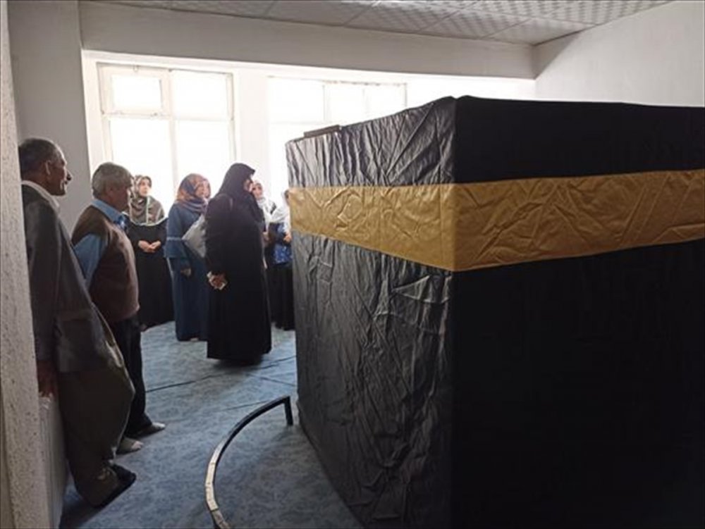 Hakkari'de hacca gidecek vatandaşlara kurs verildi