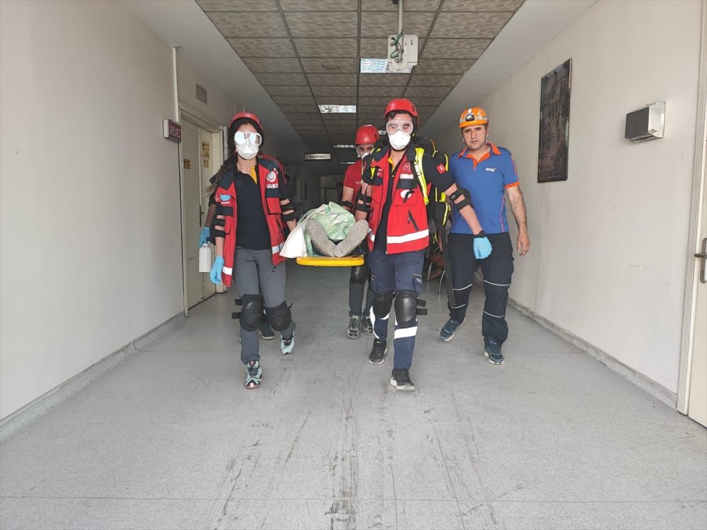 Hakkari Devlet Hastanesi'nde yangın tatbikatı yapıldı